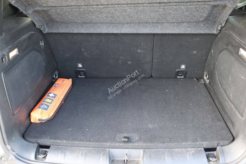 Véhicule utilitaire Jeep