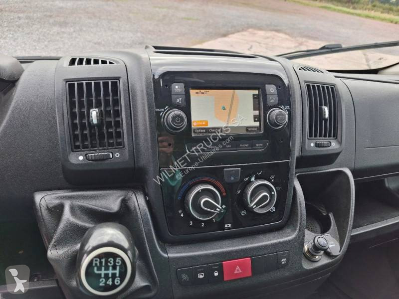 Véhicule utilitaire Fiat 130 MJT