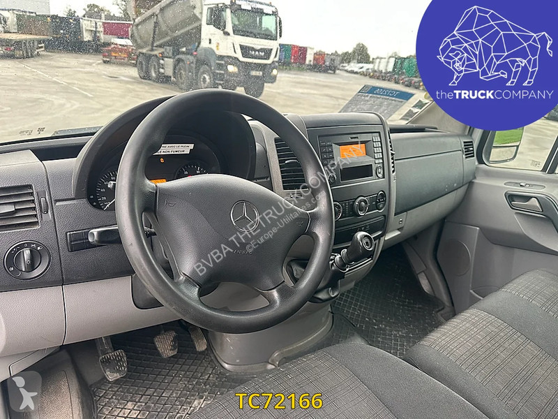 Mercedes 313 37s van