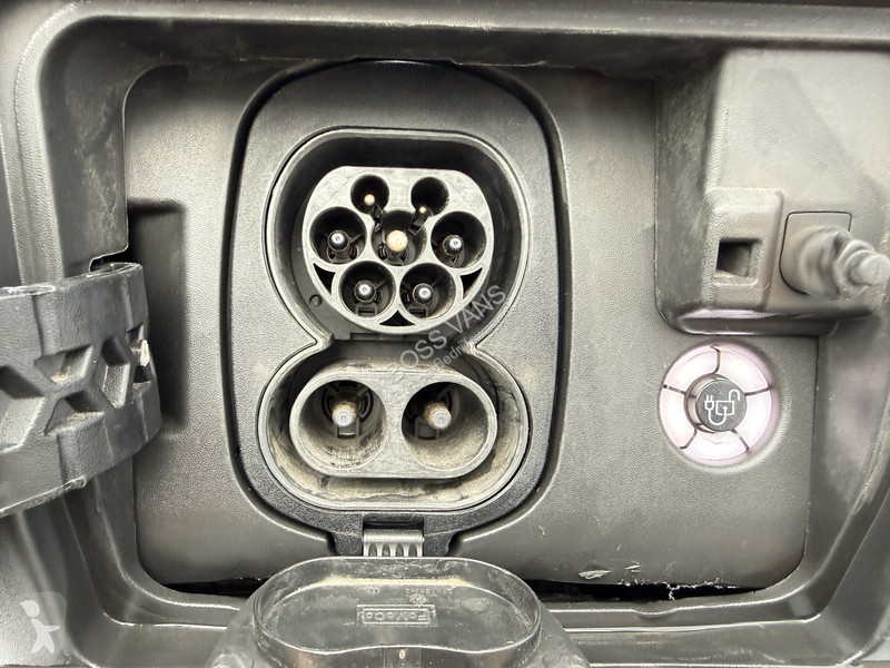 Furgoneta Ford 68kWh 184PK L3H2 317km WLTP 93%...