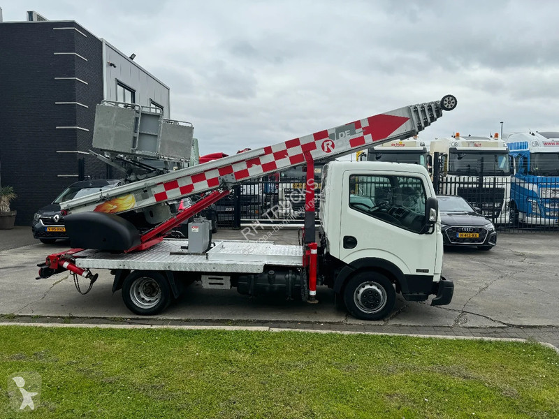 Véhicule utilitaire Nissan UNIT CABSTAR 35.13 +...