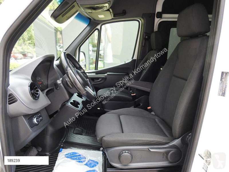 Véhicule utilitaire Mercedes SPRINTER FURGON...