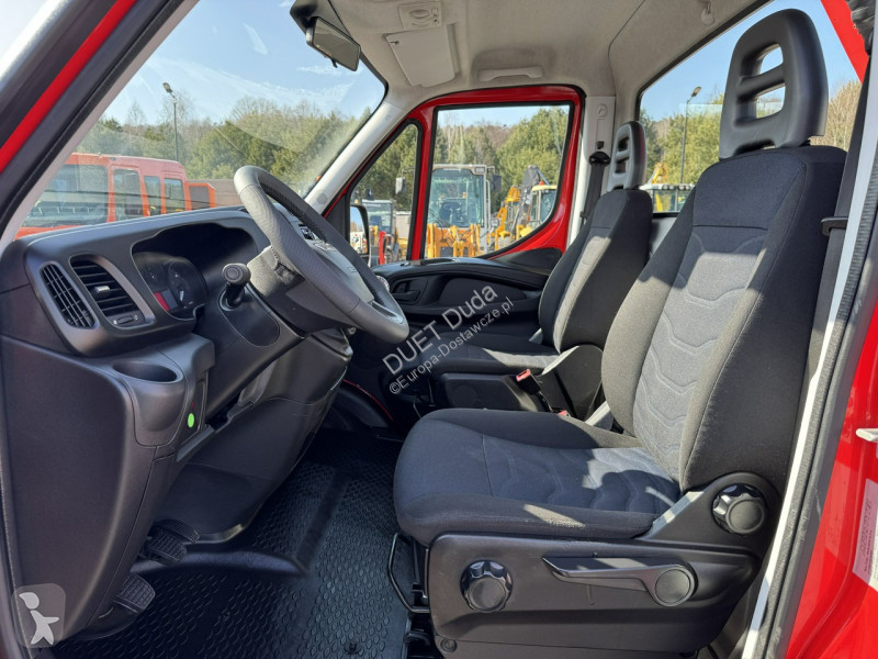Véhicule utilitaire Iveco 35S12