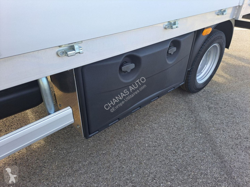 Veicolo commerciale Iveco 35C18H8 180CV 3L...