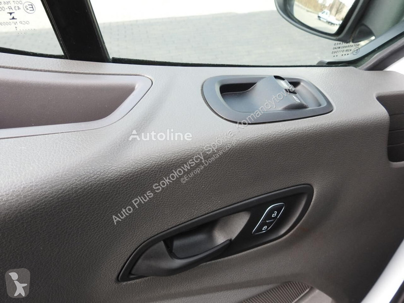 Véhicule utilitaire Ford TRANSIT  FURGON...