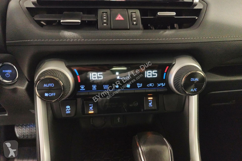Veicolo commerciale Toyota RAV4 Hybride 218 ch 2WD