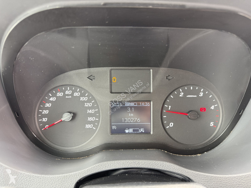 Autoutilitară Mercedes 315 1.9 CDI L2H2 Climate...