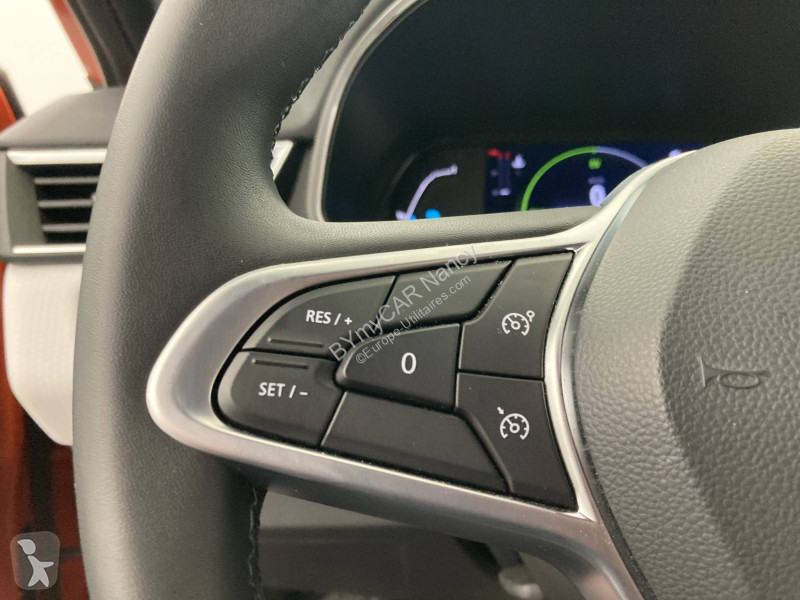 Autoutilitară Renault Clio E-Tech full hybrid 145