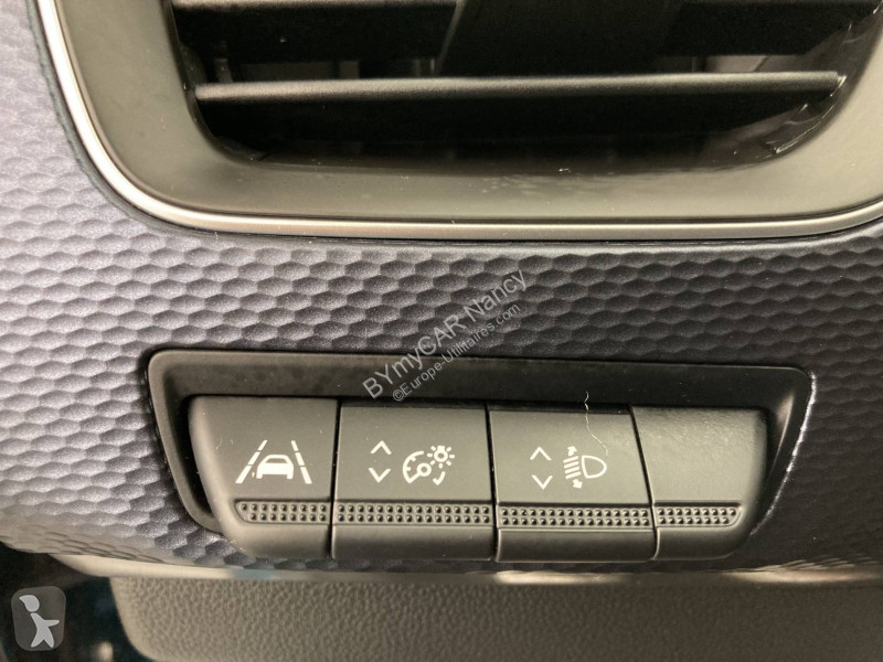 Autoutilitară Renault Arkana mild hybrid 140...