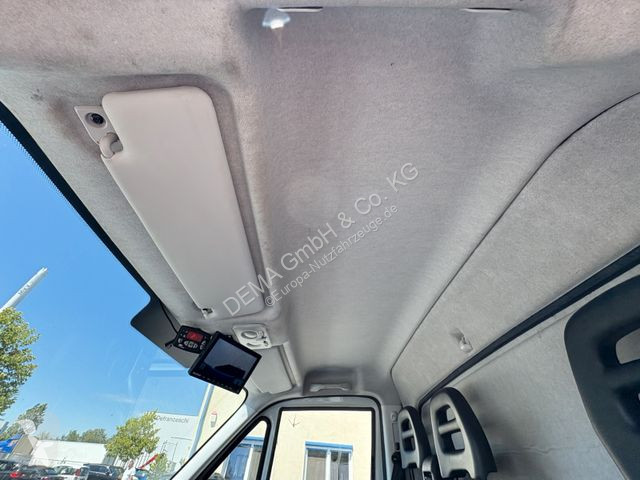 Véhicule utilitaire Iveco...