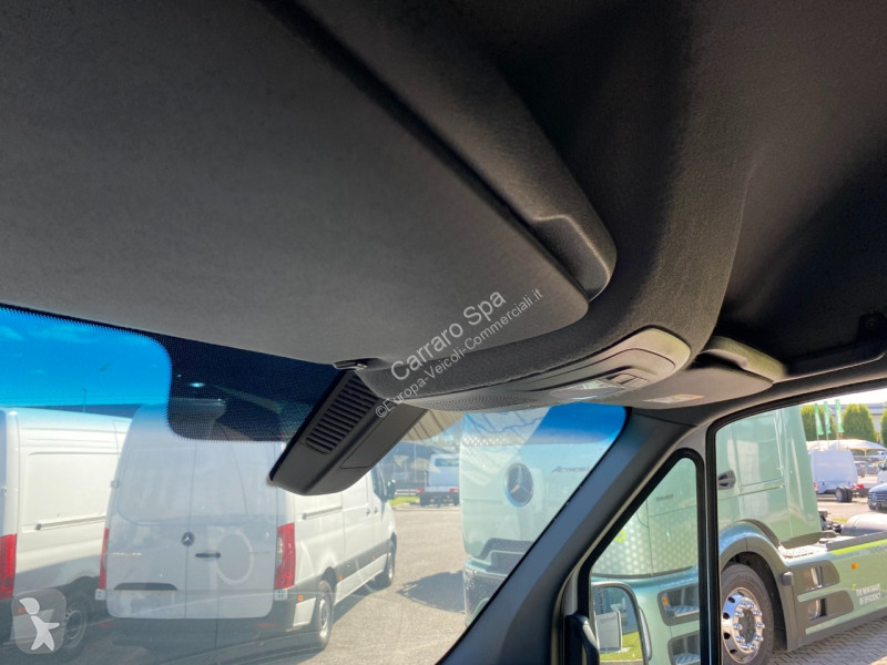 Autoutilitară Mercedes Furgone Traz. Post