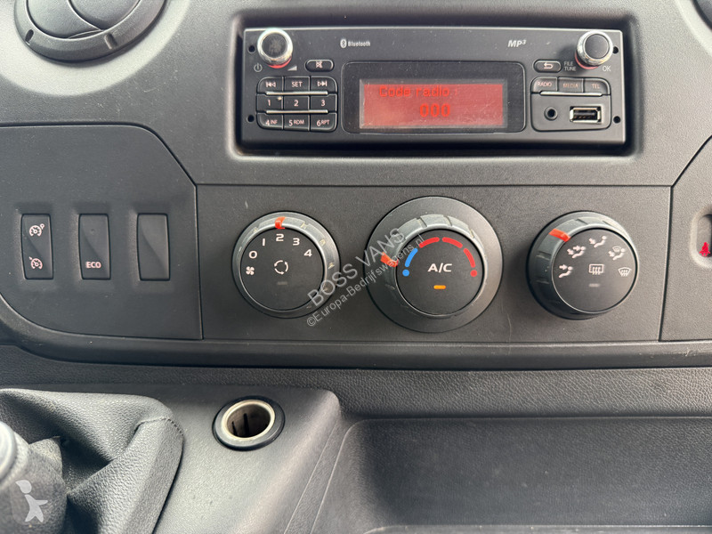 Véhicule utilitaire Renault 130pk T35 2.3 DCi...