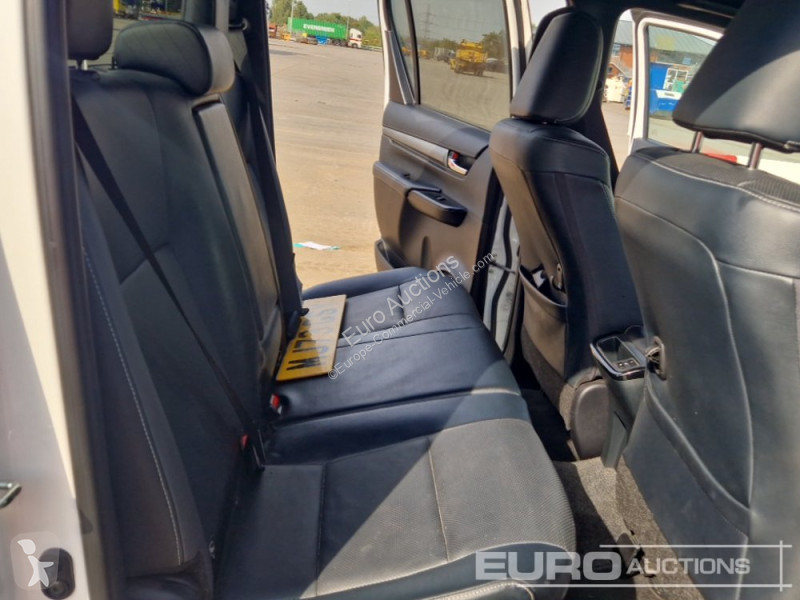 Véhicule utilitaire Toyota Hilux