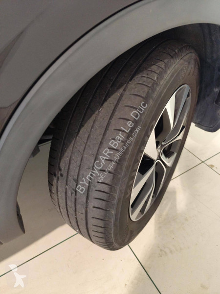 Autoutilitară Renault Arkana mild hybrid 140...