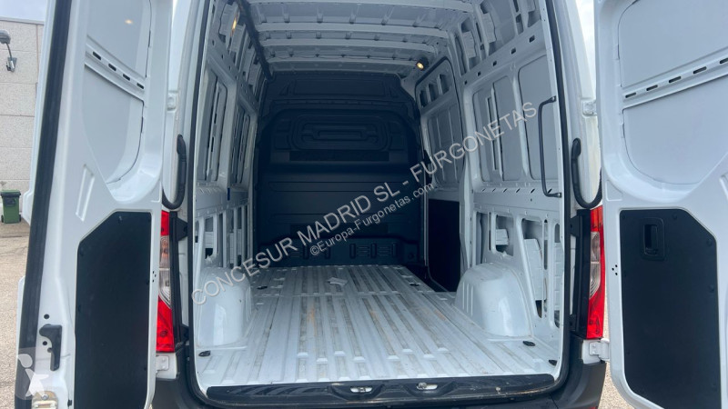 Véhicule utilitaire Mercedes Nuevo Sprinter 311...