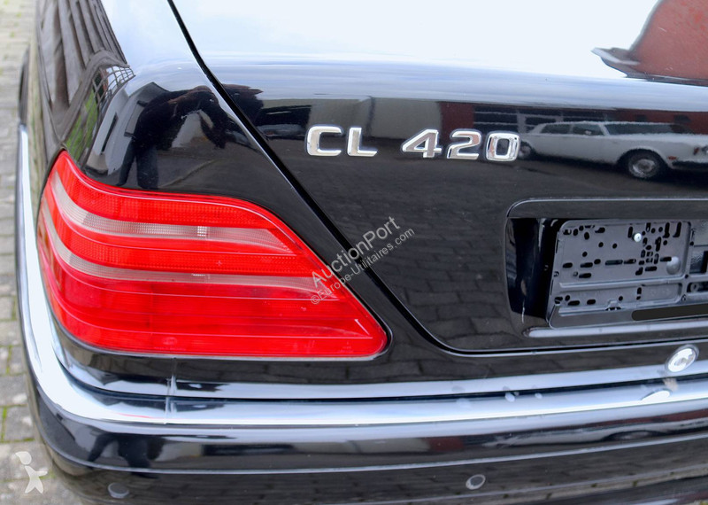Véhicule utilitaire Mercedes (W140 SEC...