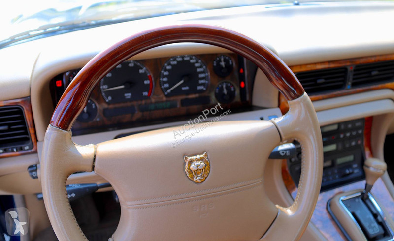 Véhicule utilitaire Jaguar Sovereign 4.0