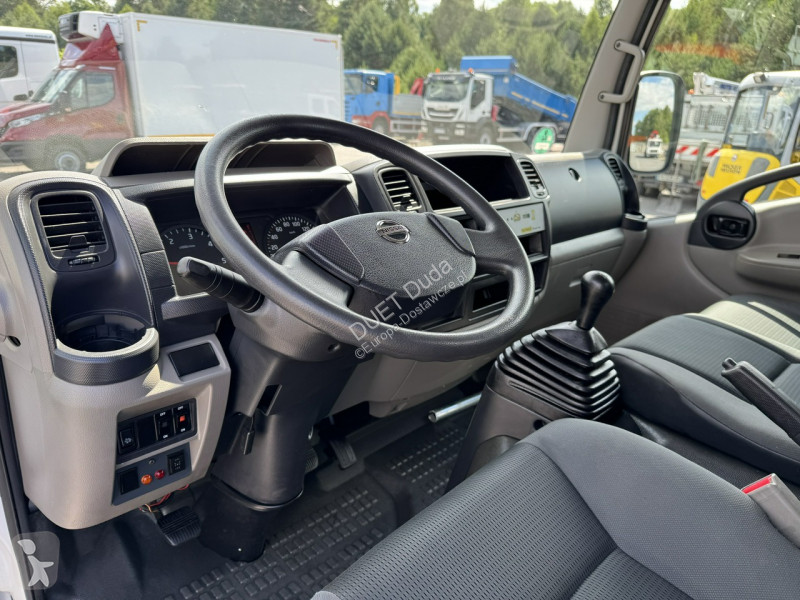 Лекотоварен автомобил Nissan