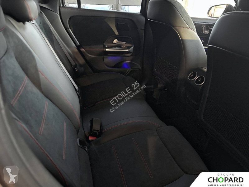 عربة نفعية Mercedes GLA 180 d 8G-DCT