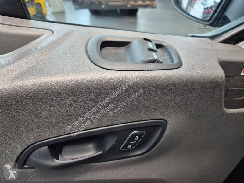 Лекотоварен автомобил Ford Transit 350 2.0 TDCi...