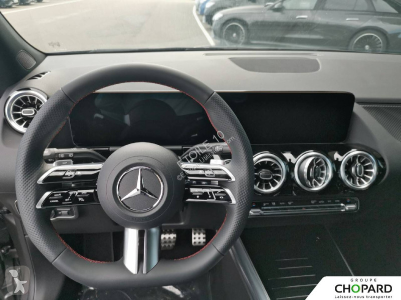 عربة نفعية Mercedes GLA 200 7G-DCT