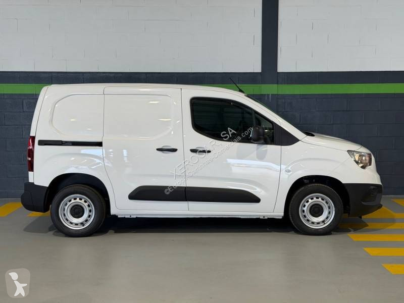 عربة نفعية Opel 1.5 CDTi 100HP 3L