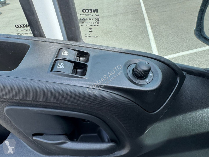 Véhicule utilitaire Iveco 35C18 A8 180CV 3L...