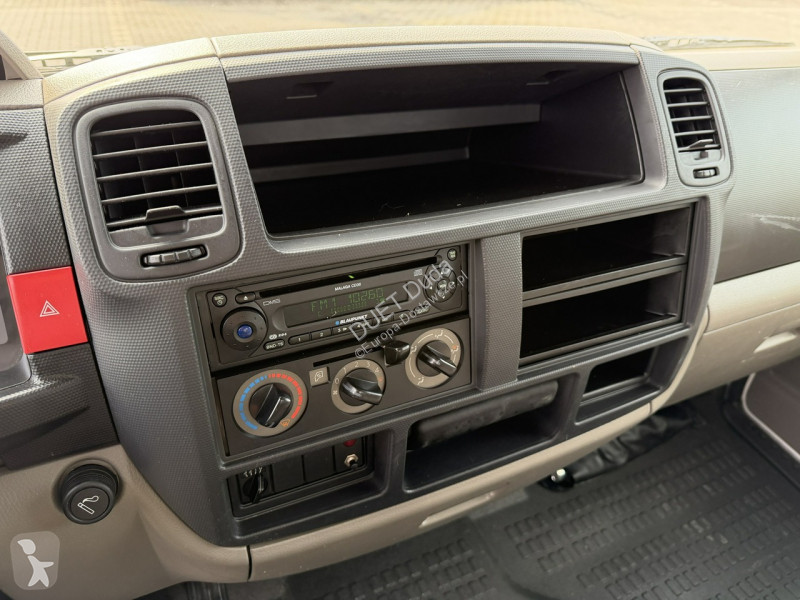 Nissan  Transporter