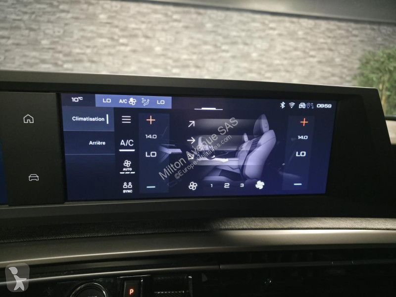 عربة نفعية Peugeot 5008 1.2i Hybrid -136 - BV...