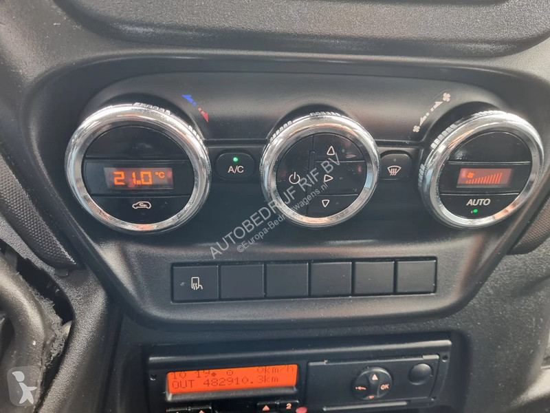 Samochód dostawczy Iveco 40C17 B/E 10T...