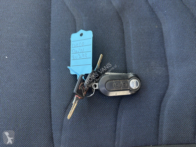 Furgoneta Iveco 35C14 2.3 Kipper Dubbele Cabine...