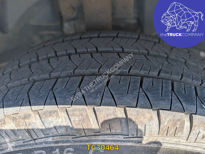Samochód dostawczy Renault 145.35 nacelle klubb