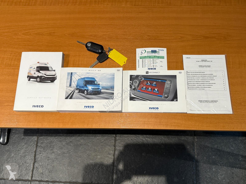 Samochód dostawczy Iveco 40C18 3.0 Hi Matic...
