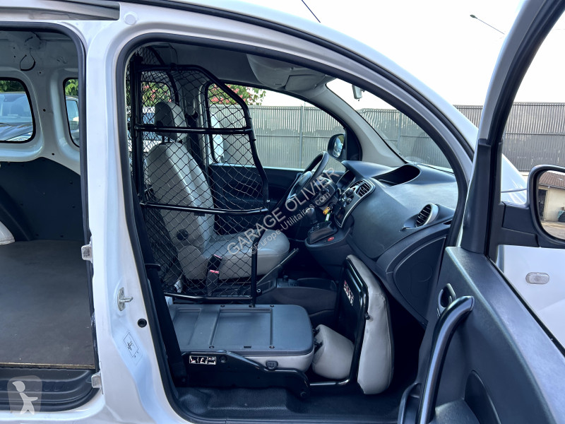 Véhicule utilitaire Renault Maxi Grand Volume...