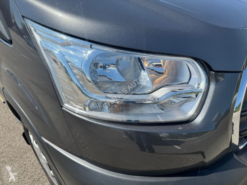 Véhicule utilitaire Ford 350 L2H2 2.0 EcoBlue...