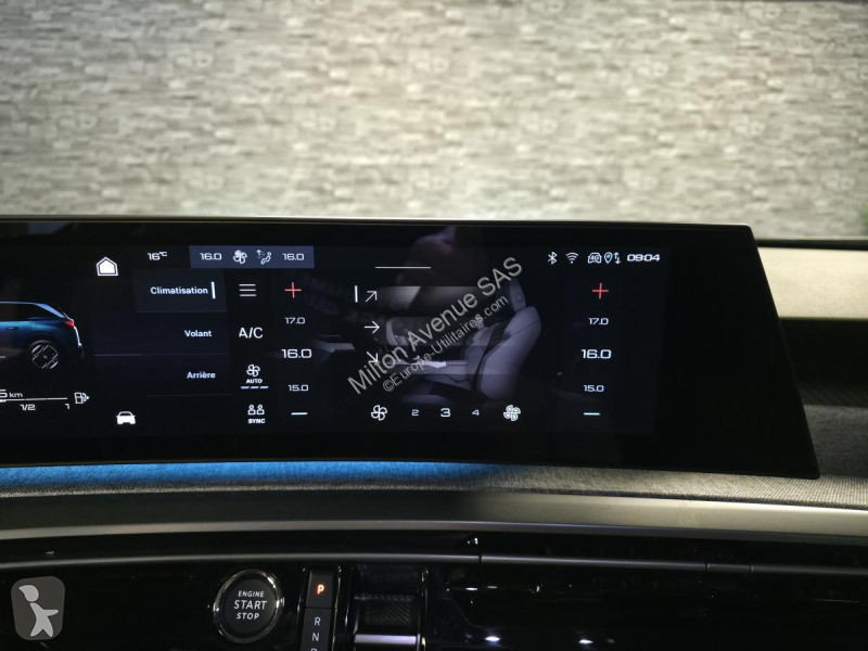 عربة نفعية Peugeot 5008 1.2i Hybrid -136 - BV...