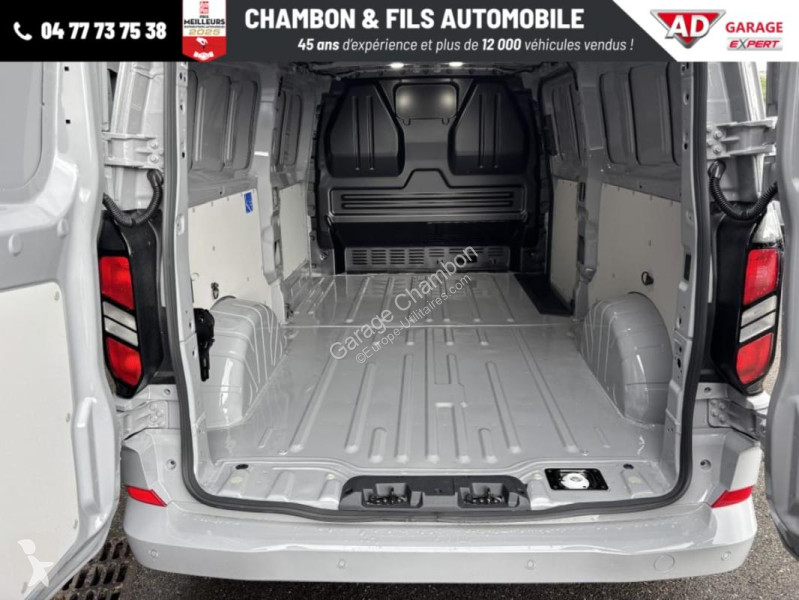 Véhicule utilitaire Ford FOURGON 320 L2H1 2.0...