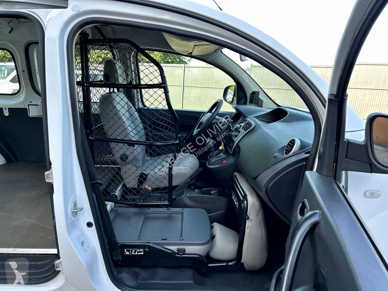 Véhicule utilitaire Renault Maxi Grand Volume...