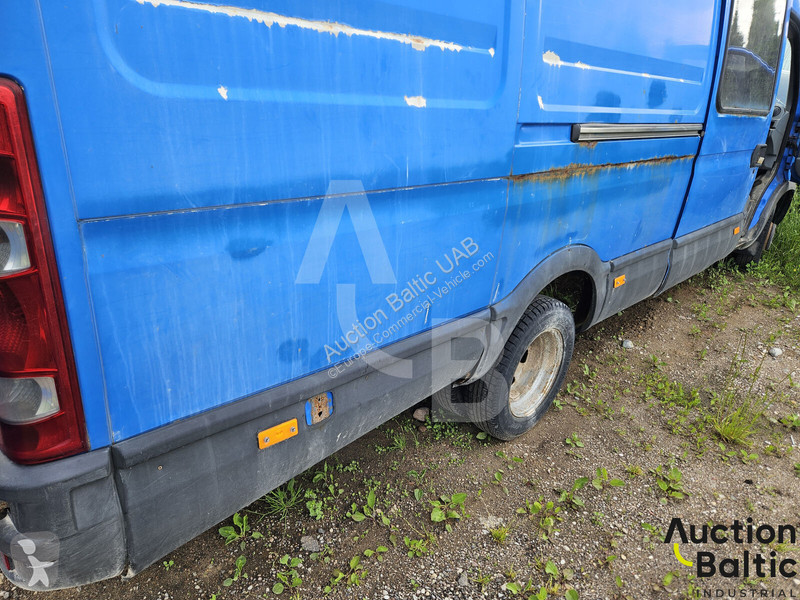 Véhicule utilitaire Iveco  35C15V
