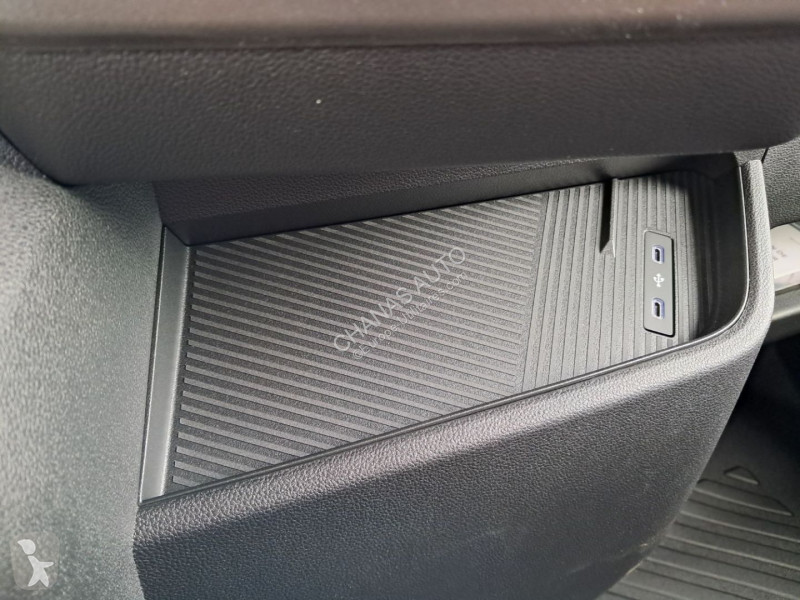 Véhicule utilitaire Nissan 3T5 2L 150...