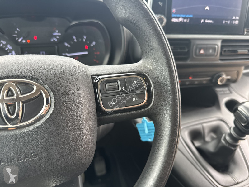 عربة نفعية Toyota 1.2T 110 PK **Benzine** L1...