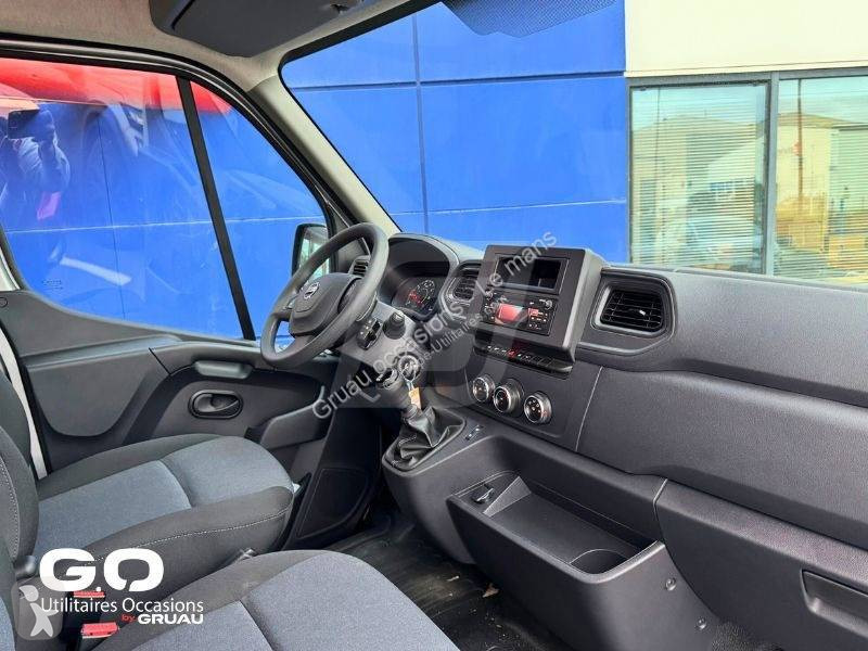 Samochód dostawczy Nissan