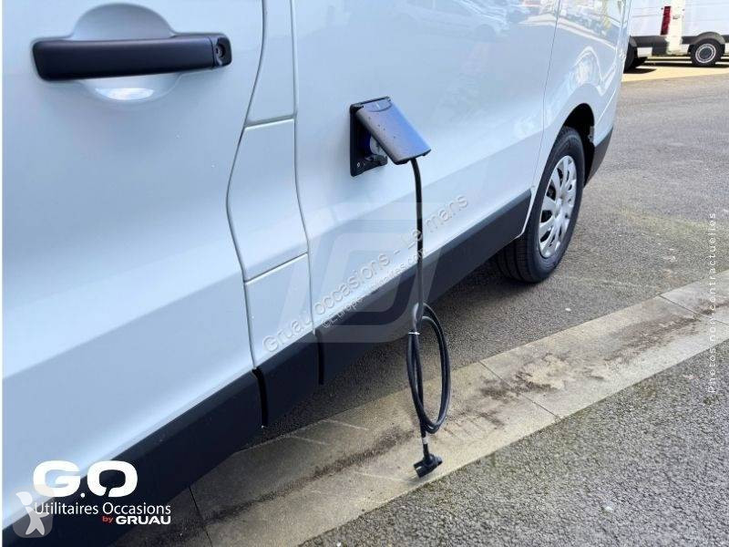 Véhicule utilitaire Nissan