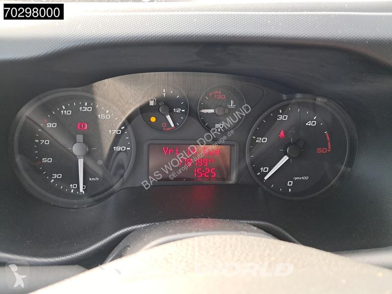 Véhicule utilitaire Iveco 35S14 L2H2 3,5t...