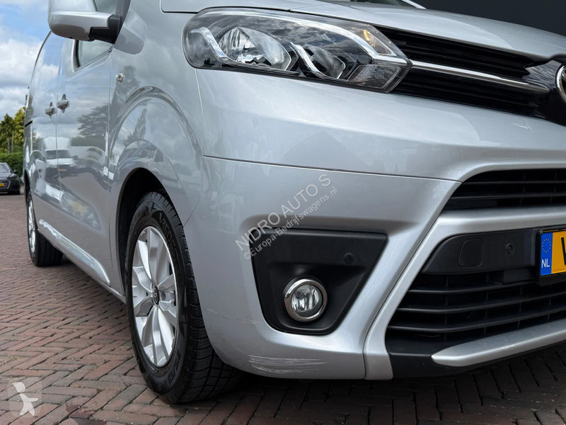 عربة نفعية Toyota 2.0 D Professional 2x...