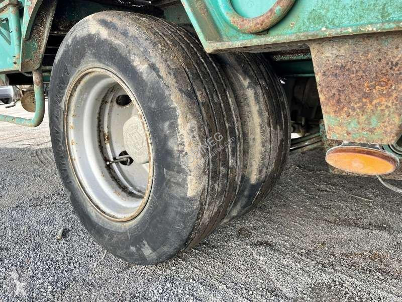 Véhicule utilitaire   3 ESSIEUX