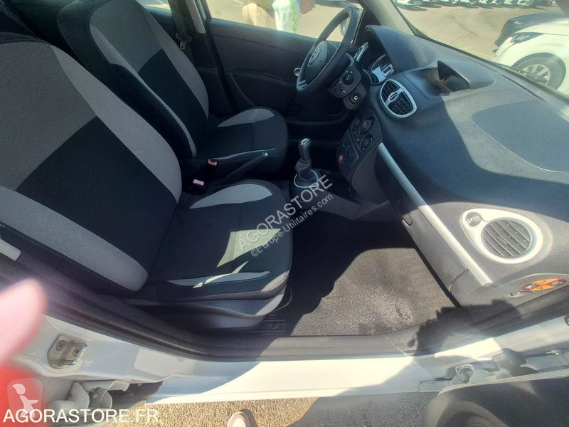 عربة نفعية Renault CLIO