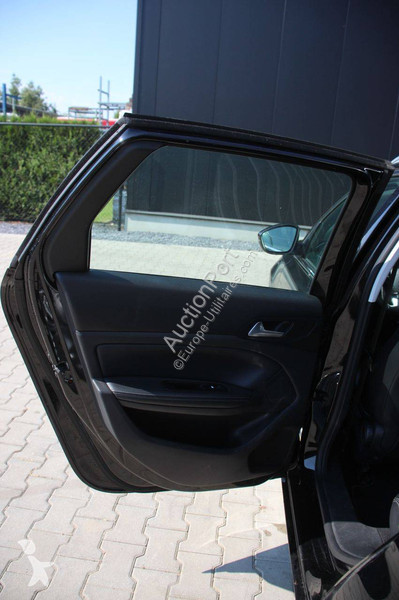 عربة نفعية Peugeot
