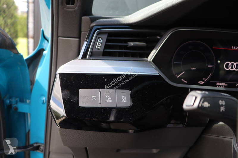 Furgoneta Audi  S Line e-tron