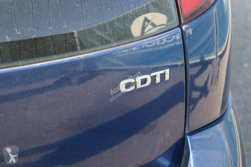 Samochód dostawczy Opel